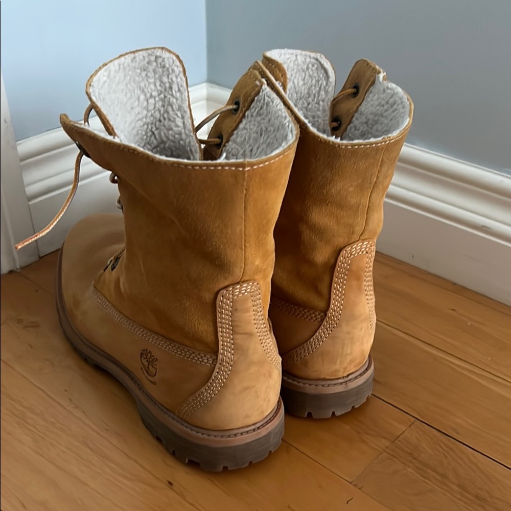 Timberland Boots - Picture 2 of 3